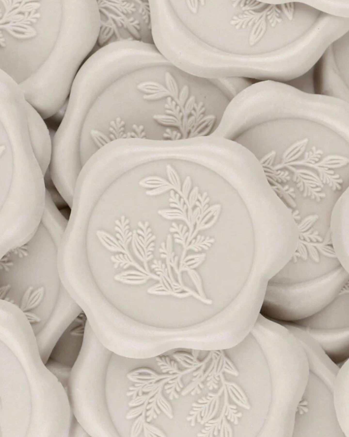 Cream Eucalyptus Flower Ready Made Wax Seals 10pc